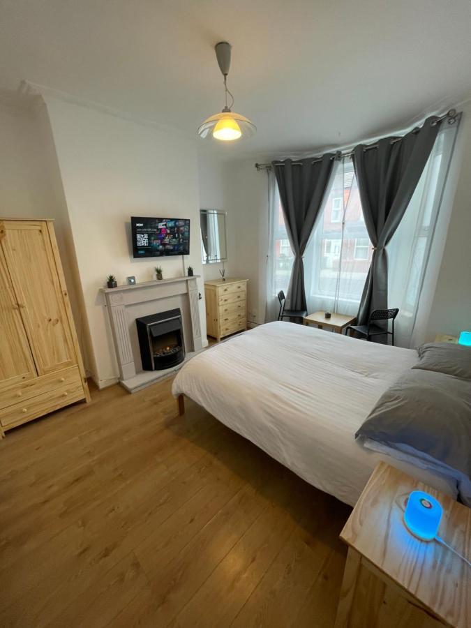 M&C Guest House Birkenhead Eksteriør bilde